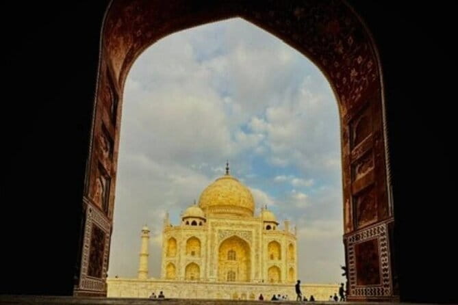 Same Day Agra From Delhi By AC Car - A Real Guide Changes the Taj Mahal Visit