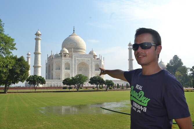 Same Day Agra Taj Mahal Tour by Express Train From Delhi - Marble craftsmanship demonstration and the DECOR CRAFTER shopping stop