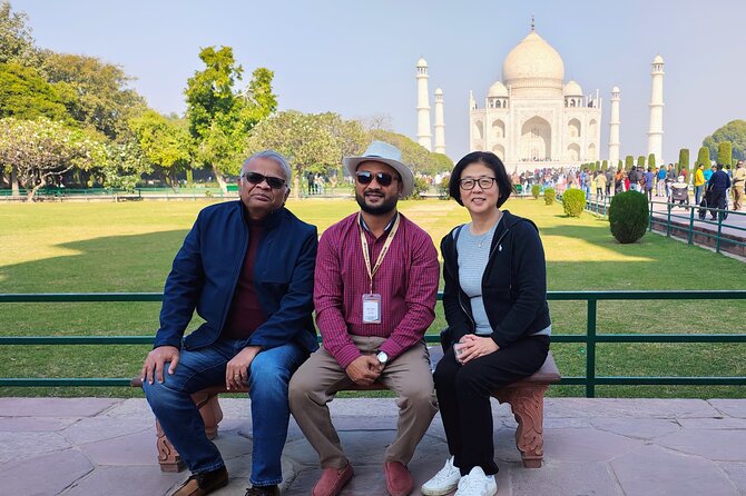 Same Day Agra Tour to Taj Mahal, Agra Fort & Itmad-ud-Daula - Agra Fort’s Double Walls: Jahangir Mahal and Musamman Burj Highlights