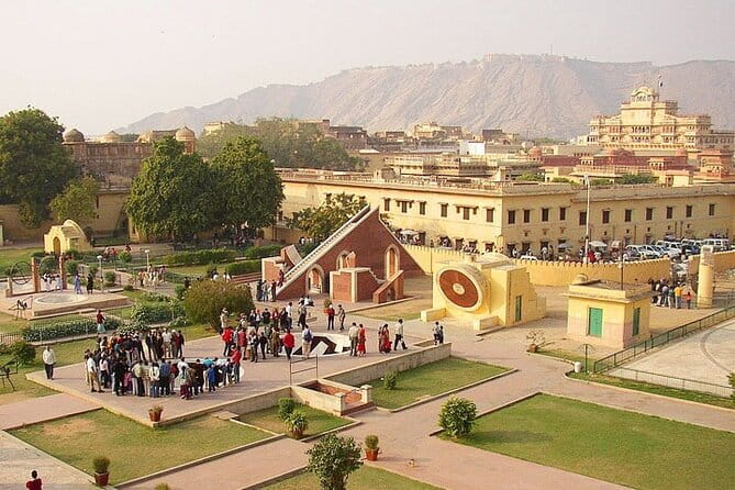 Same Day Jaipur Tour By Car - Jal Mahal at Man Sagar Lake: The Water Palace Photo Break