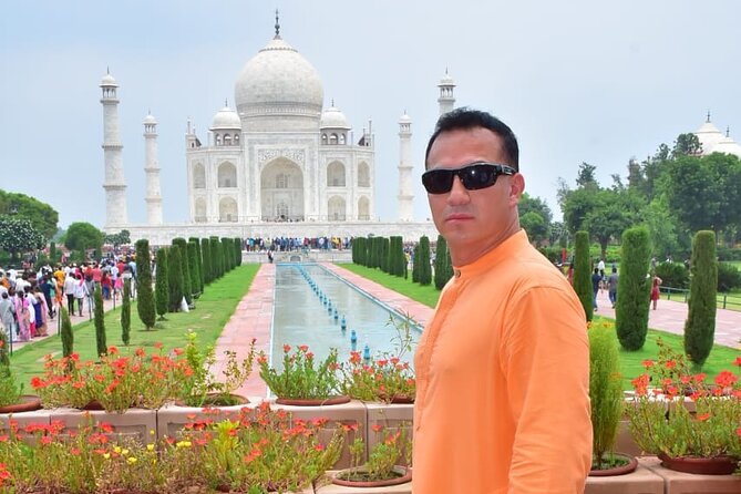 Same Day Private Tour: Taj Mahal, Agra Fort & Mathura Vrindavan - Mathura: Janmasthan and Dwarkadhish in a tight morning flow