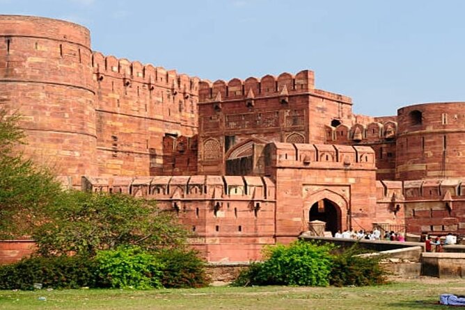 Same Day Taj Mahal and Agra Fort Tour from Delhi By Car - Agra Fort in one hour: what you get and what you skip