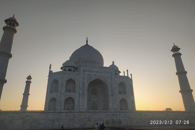 Same Day Taj Mahal and Agra Fort tour from New Delhi - The 6:00 a.m. departure that sets your whole day up