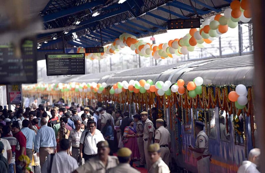 Same Day Taj Mahal Tour from Delhi by Gatimaan Express Train - Delhi to Agra by express train: why this plan works