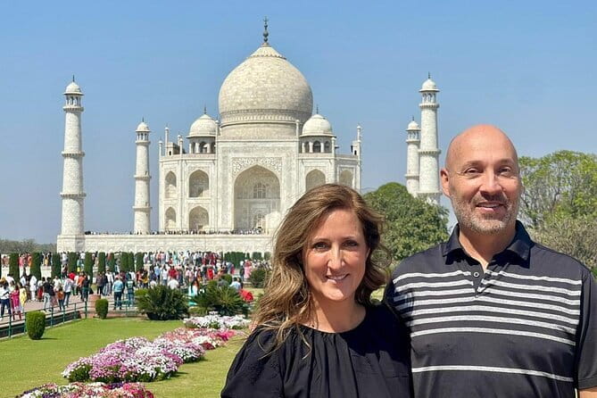 Same Day Taj Mahal Tour from Delhi – Private & Guided - Arriving in Agra: Wash, Change, and Meet Your Guide