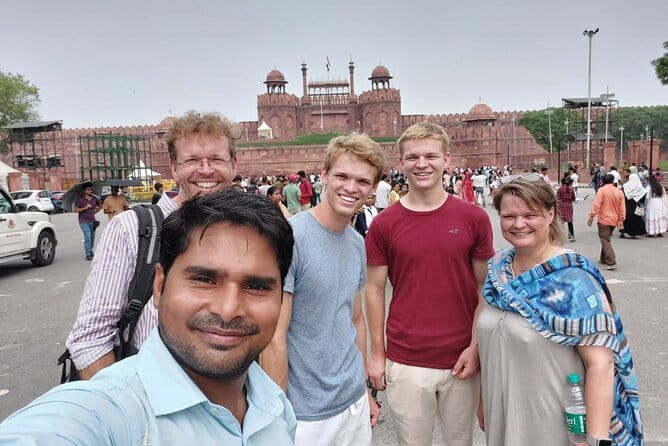Sanjay Colony Slum & Old delhi Street Food Tasting tour - Key things to know before you go