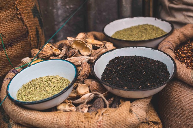 Spice Market & Old Delhi Highlights: Guided 3-Hour Tour - Dariba Kalan: A Quick Stop for Jewelry and Antiques