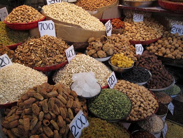 Spice & Stories: 3-Hour Old Delhi Heritage Food Walk Guided Tour - Key Things That Make This Old Delhi Food Walk Work