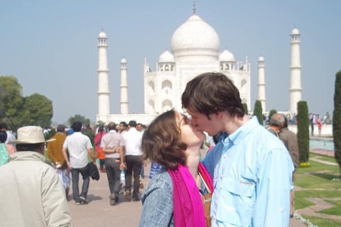 Sunrise Taj Mahal 2-Day Tour: Agra Fort & Fatehpur Sikri - Private Delhi pickup and the drive that sets the tone