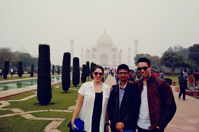 Sunrise Taj Mahal & Agra fort tour with Professional Photographer - Extra option: Wildlife SOS rescue centre time
