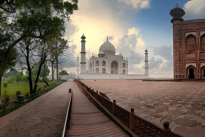 Sunrise Taj Mahal And Agra Private Tour From Delhi - Agra Fort: Mughal Power in Stone
