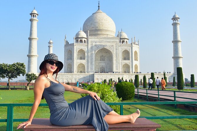 Sunrise Taj Mahal Tour by AC Car From Delhi - The Delhi-to-Agra drive in an air-conditioned private vehicle