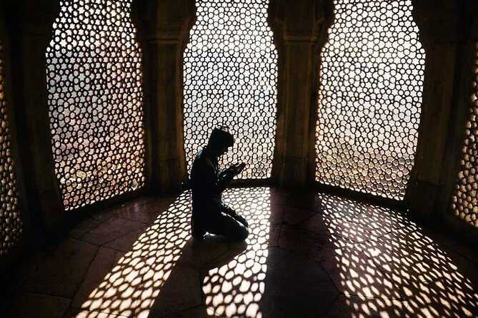 Sunrise Taj Mahal Tour from Delhi With Breakfast And Lunch - Taj Mahal at sunrise: light, timing, and getting in fast