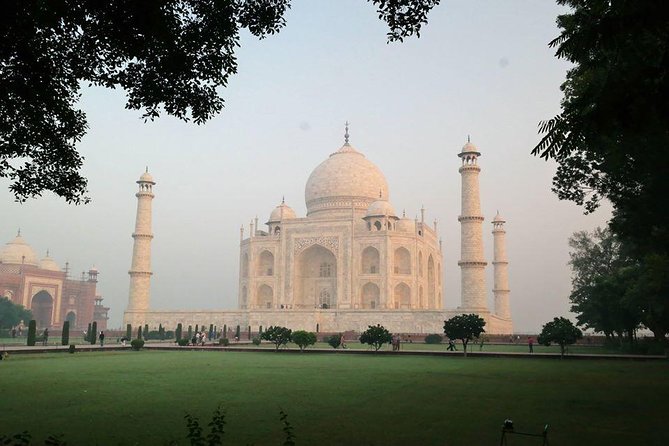 Sunrise Taj Mahal Tour from Delhi With Guide - Guide quality: calm explanations beat memorizing plaques