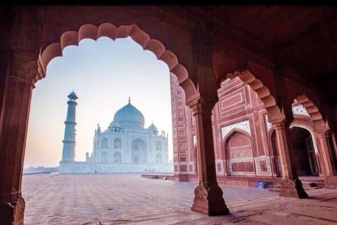 Taj Mahal Adventure Tour From New Delhi With Skip the Line - The human part: drivers and guides that make the day easier