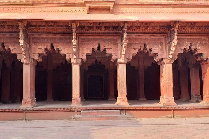 Taj Mahal,Agra fort and Baby Taj tour from Delhi by Express train - Gatimaan Express logistics: from Delhi pickup to Agra morning