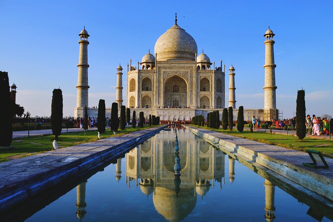 Taj Mahal,Agra fort and Baby Taj tour from Delhi by Express train - Lunch at 12:30: a vegetarian thali break that keeps you fueled