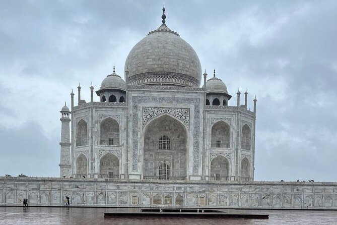 Taj Mahal, Agra Fort & Baby Taj Private Day Trip from Delhi - Agra Fort and Amar Singh Gate: big walls, real power