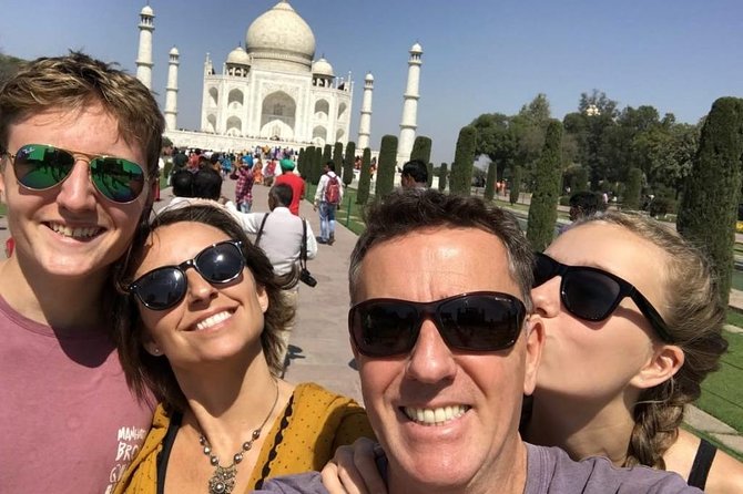Taj Mahal (Agra) - Full Day trip by Toyota Innova Car - Ex Delhi - Private Toyota Innova from Delhi: comfort for a 12–14 hour day