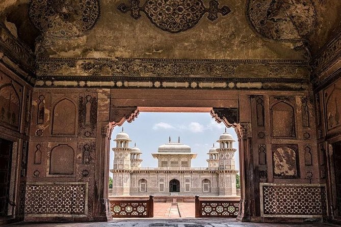 Taj Mahal And Agra Tour From Delhi by Car- Including Lunch - The Real Value: Door-to-Door, Private Car, and Skipping Hassles