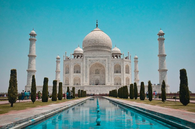 Taj Mahal Day Tour by Superfast Gatimaan Train from Delhi - Agra Fort and Its Red-Stone Power: A Focused 1-Hour Stop