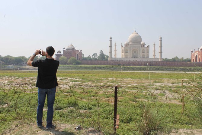 Taj Mahal One Day Tour From Delhi By Car - Agra Fort: the power-setting behind the marble