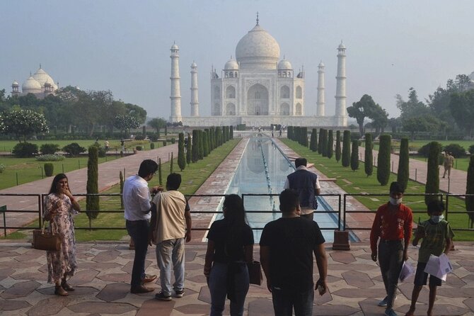 Taj Mahal Overnight Trip From New Delhi - Sunrise-First Taj Mahal in a Calm, Two-Day Format
