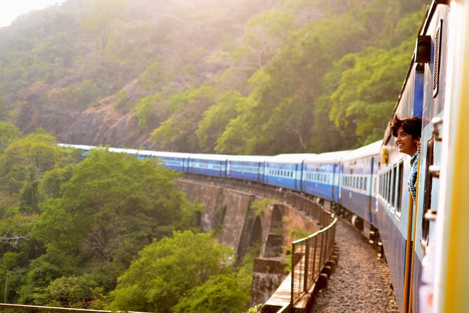 Taj Mahal Private Day Tour from Delhi by Express Train with Lunch - Taj Mahal time: 3 hours, a guide, and photo help that saves effort