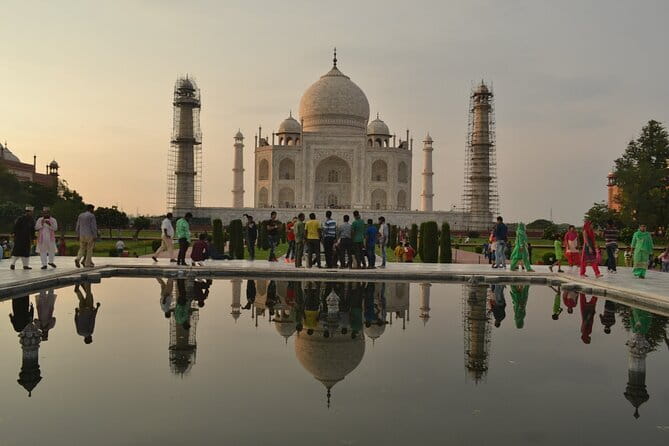 Taj Mahal Private Day Tour From Delhi with Transportation - Key things that make this Taj Mahal private tour work