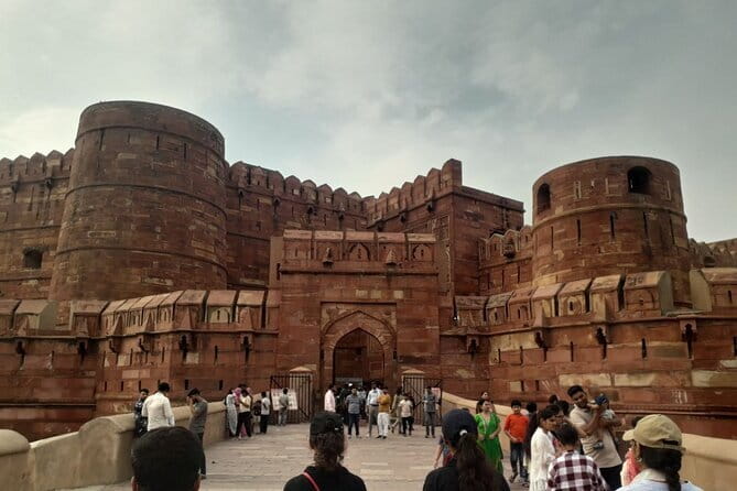 Taj Mahal Private Day Tour From Delhi with Transportation - JB Car Rentals meeting point: quick connection, less wandering