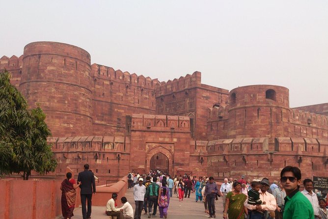 Taj Mahal Private Tour by Gatimaan Express Train - 6:30 AM Pickup and the H. Nizamuddin Start