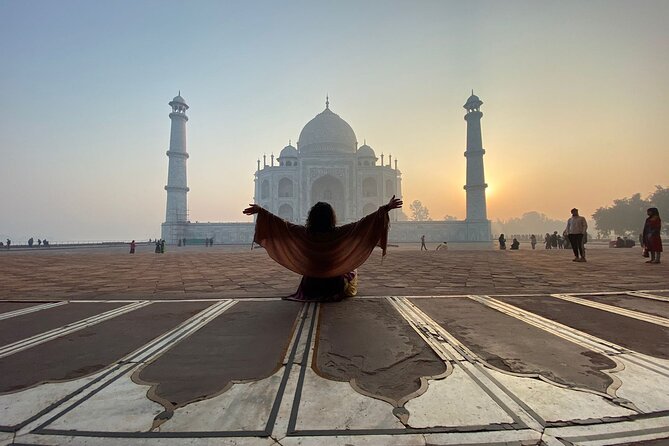 Taj Mahal skip the line luxury tour with guide - The Delhi-to-Agra drive: comfortable, scheduled, and time-saving