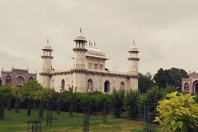TAJ MAHAL TOUR (1 Nights /2 Days) - Price and value: what $165 includes (and what you still pay for)