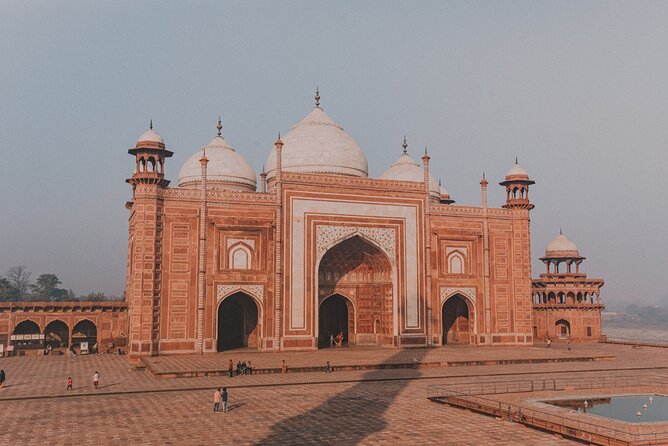 Taj Mahal Tour By Express Train from Delhi - Delhi to Agra by Express Train: what you’re really buying