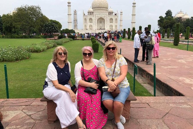 Taj Mahal Tour by Gatimaan Express Train With Lunch At 5 Star Hotel - Agra Fort: why the second big site is worth the time