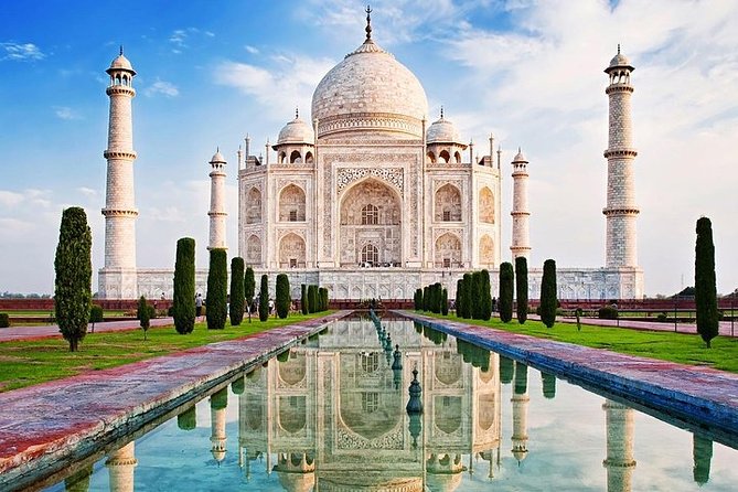 Taj Mahal Tour by Gatimaan Train/Rail All Inclusive - Taj Mahal visit: the star stop with guide help and photo timing