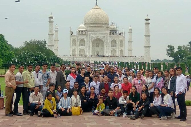 Taj Mahal Tour by India's Fastest Train from Delhi - The Agra meeting moment: finding your guide fast