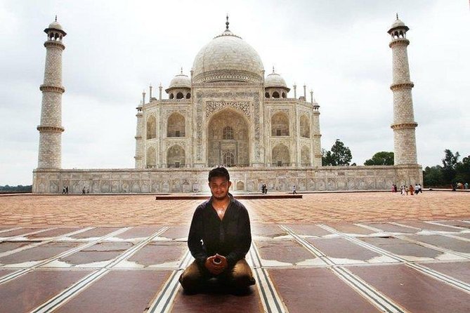 Taj Mahal Tour from Delhi All-Inclusive With-Multiple-Options - Agra Fort in one hour: what you can realistically cover