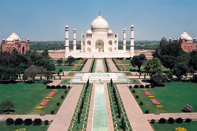 "Taj Mahal" Tour from Delhi by India's Fastest Train (Gatiman Express) - DoubleTree by Hilton Agra lunch: a real break (if you choose it)