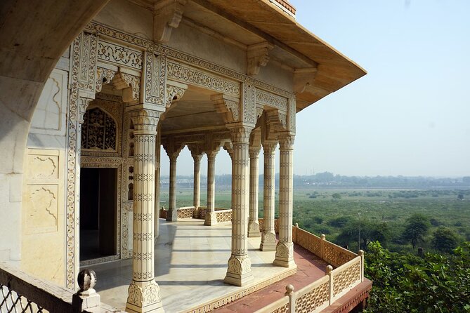 Taj Mahal Tour from Delhi by Superfast Train- Ultimate Experience - Agra Fort after the Taj: changing pace without changing towns