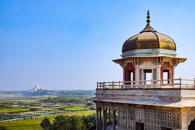 Taj Mahal Tour from Delhi by Superfast Train- Ultimate Experience - Lunch at a 5-star hotel buffet: built-in reset time