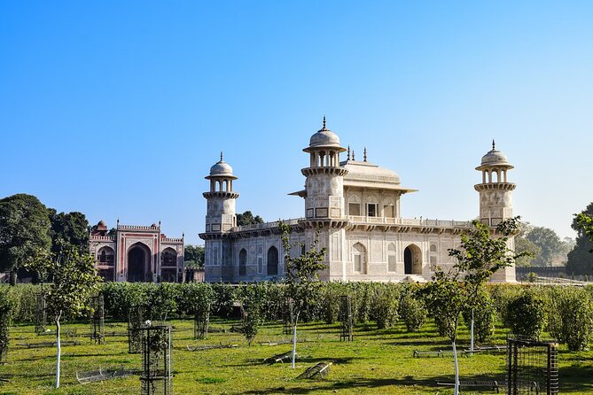 Taj Mahal Tour from Delhi by Superfast Train- Ultimate Experience - Return trip to Delhi: Gatimaan at 5:45 pm and train meals