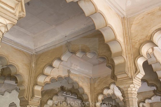 Taj Mahal Tour same day Gatimaan Express - Delhi-Agra Train tour - How the AC Car Time Works in Agra (and Why It’s Worth It)