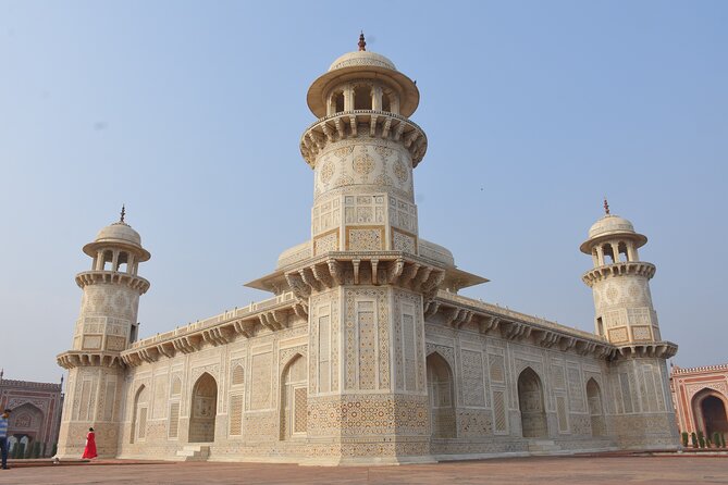 Taj Mahal Tour with High-Speed Train Experience - All Inclusive - Agra Fort: your next big UNESCO site stop (1.5 hours)