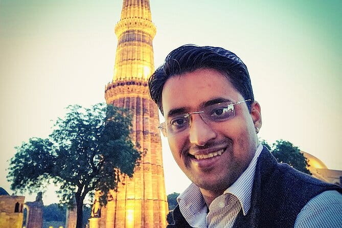 Taj Mahal Unveiled A Personalized Private Tour from Delhi - Fatehpur Sikri on day two: Akbar’s red sandstone world