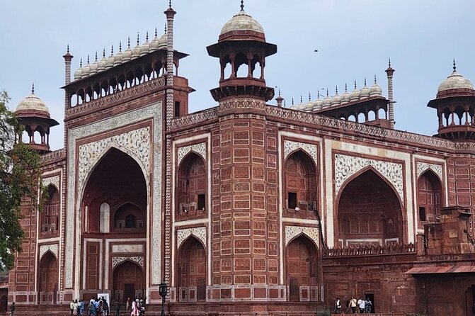 Taj Uncovered: Private Tour to Taj Mahal, Fort From Delhi By Car - Private Car Comfort: the Delhi-to-Agra Advantage