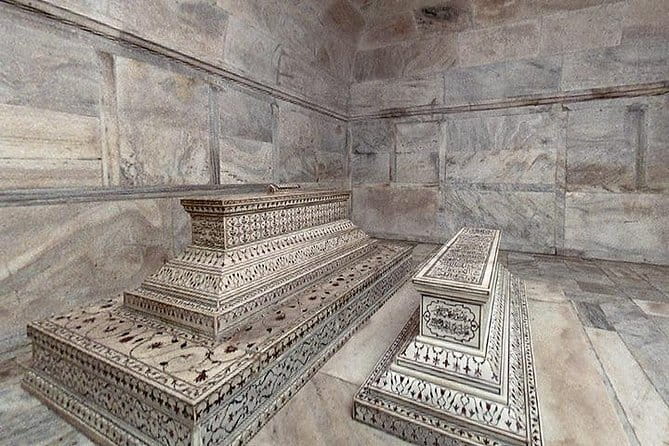 Tajmahal Tour - A full-day Agra run from New Delhi takes stamina