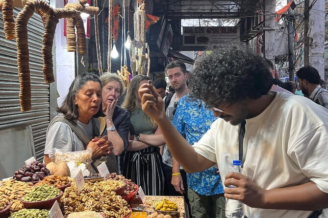 Temples, Bazaars & Food Tasting in Old Delhi with Female Guide - Key Things That Make This Tour Worth It