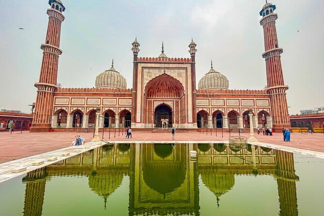 The Best of Old and New Delhi: Full-Day Private Exploration - Stop 1: Jama Masjid’s Grand Scale and the First Sense of Place