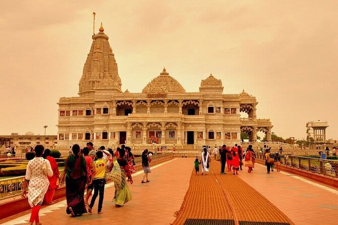 The Best of Old and New Delhi: Full-Day Private Exploration - Gurudwara Bangla Sahib and the Langar Kitchen You Can’t Ignore
